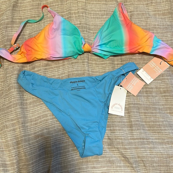 Dippin’ Daisys bikini set - Picture 1 of 7